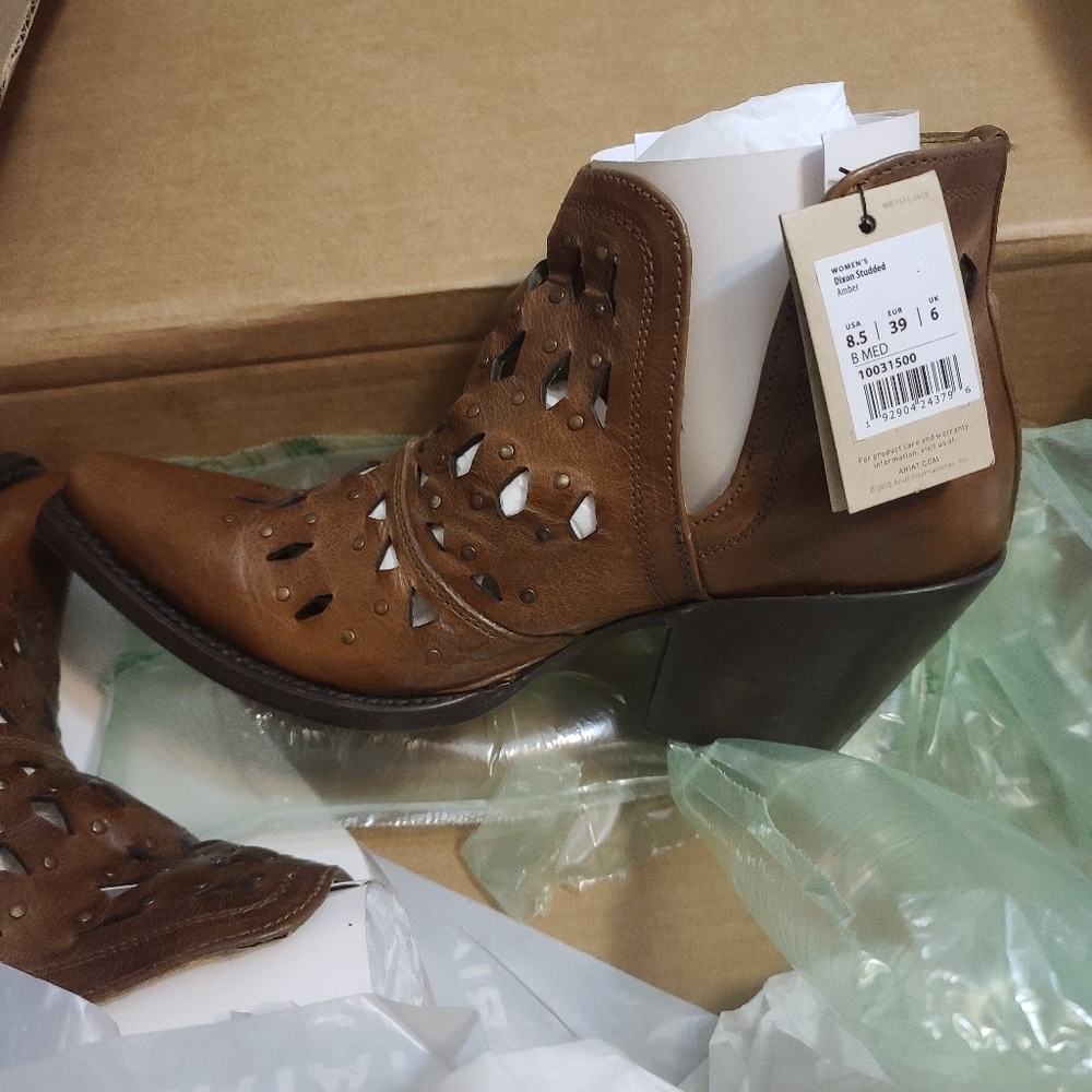 Ariat Dixon ankle boots